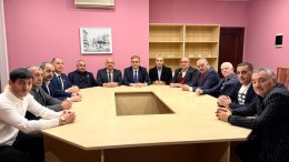 
Baş konsulluğun rəhbəri vəzifələrini icra edən Şöhrət Mustafayev Krasnoyarskdakı soydaşlarımızla görüşüb