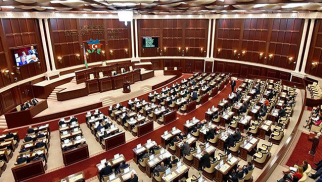 Deputatların maaşı artırıldı