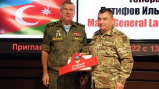 “Tank biatlonu” müsabiqəsinin hakimlərinə sertifikatlar təqdim edilib