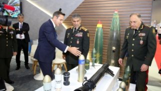 Müdafiə naziri Zakir Həsənov və Türkiyənin Baş Qərargah rəisi Yaşar Güler “ADEX” sərgisini ziyarət edib