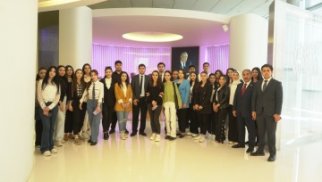 YAP Nəsimi rayon təşkilatının fəalları Heydər Əliyev Mərkəzini ziyarət ediblər