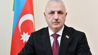 LƏYAQƏTİ QİYMƏTLƏNDİRƏNLƏRLƏ BİR YERDƏ OLMAQ TÜRKÜN ALIN YAZISIDIR