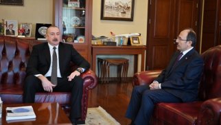 İlham Əliyev Türkiyə səfirliyinə getdi - Foto