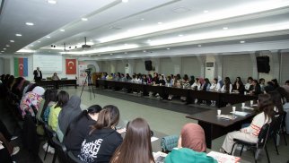 Universitet tələbələrinə milli dəyərlərimiz təbliğ edilib