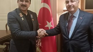Milli Qəhrəman İbad Hüseynov Adana valisi ilə görüşüb