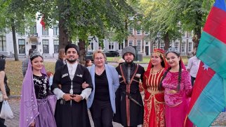Haaqada keçirilmiş “Səfirlik Festivalı”nda Azərbaycan mədəniyyəti çoşqu ilə qarşılanıb