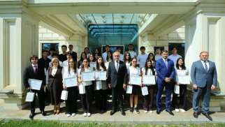 Tələbə qəbulu imtahanında Binəqədi rayonu üzrə yüksək nəticə göstərən gənclərlə görüş keçirilib